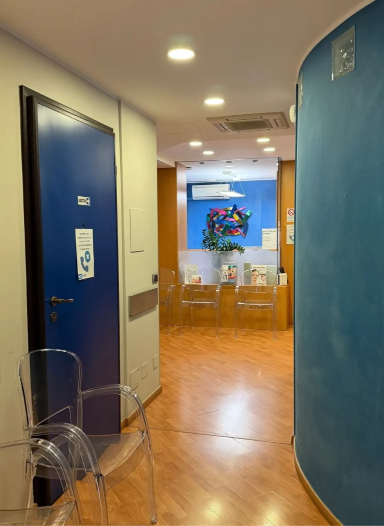 GALLERY 1 - Dentista a località (3)